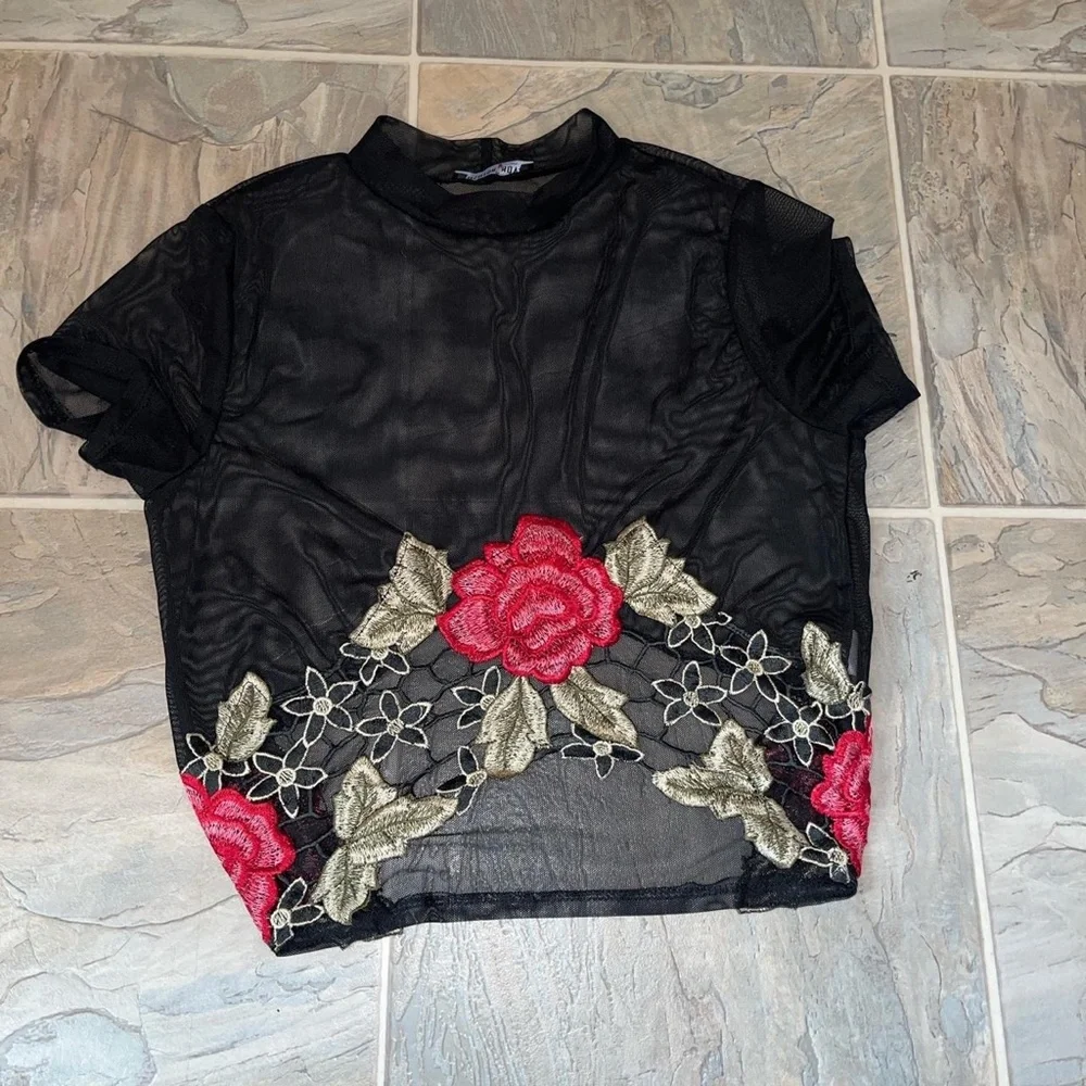 Sheer crop top - Picture 2 of 2